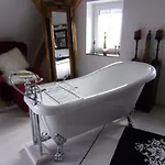 Kleines Schloesschen 아파트 Leinau