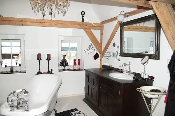 アパート Kleines Schloesschen Leinau