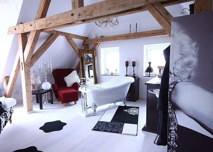 Kleines Schloesschen * Leinau