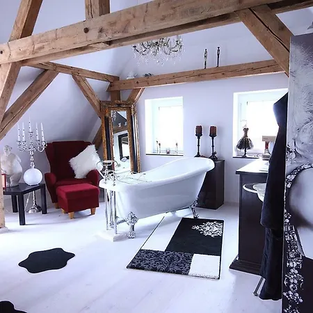 Kleines Schloesschen * Leinau